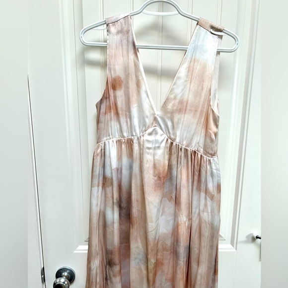 Flowy H&M Satin Maxi Dress - Picture 2 of 3